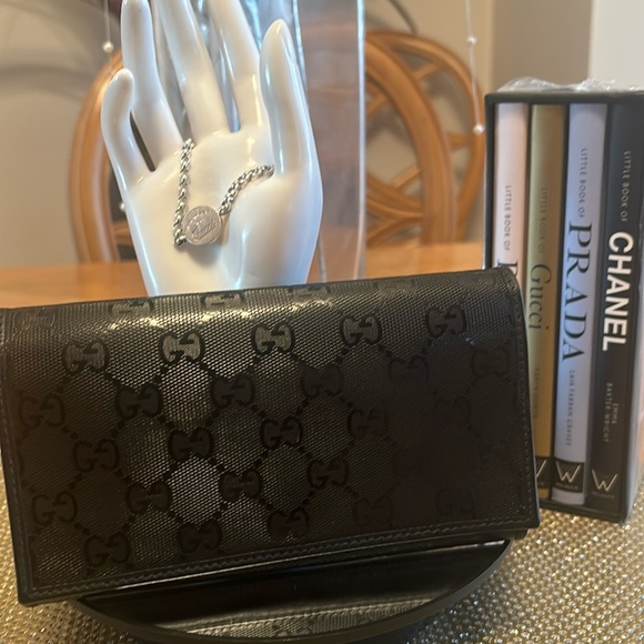 Gucci Handbags - Pristine GUCCI Bi fold Full length Wallet & Bracelet $450